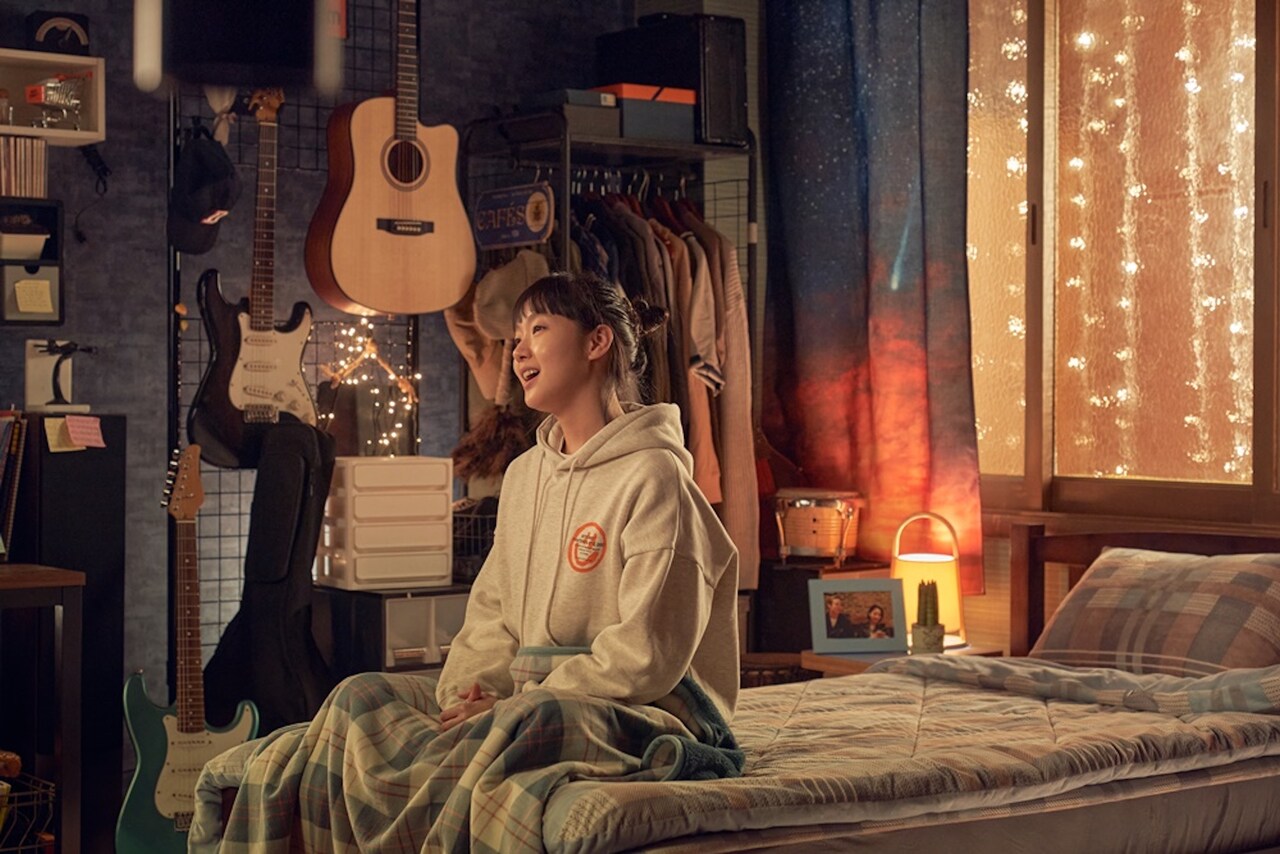 韓国映画「DOG DAYS」キム・ゴウンの歌唱シーン収めた映像公開、イ・ヒョヌの姿も