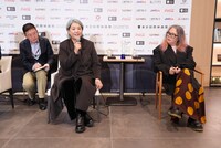 左からヤン・リーナー（楊荔鈉）、イン・ルー（尹露）