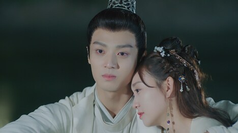 左からチェン・ジンコー（陳靖可）演じる祁炎、リー・ズーシュエン（李子璇）演じる黎萌萌