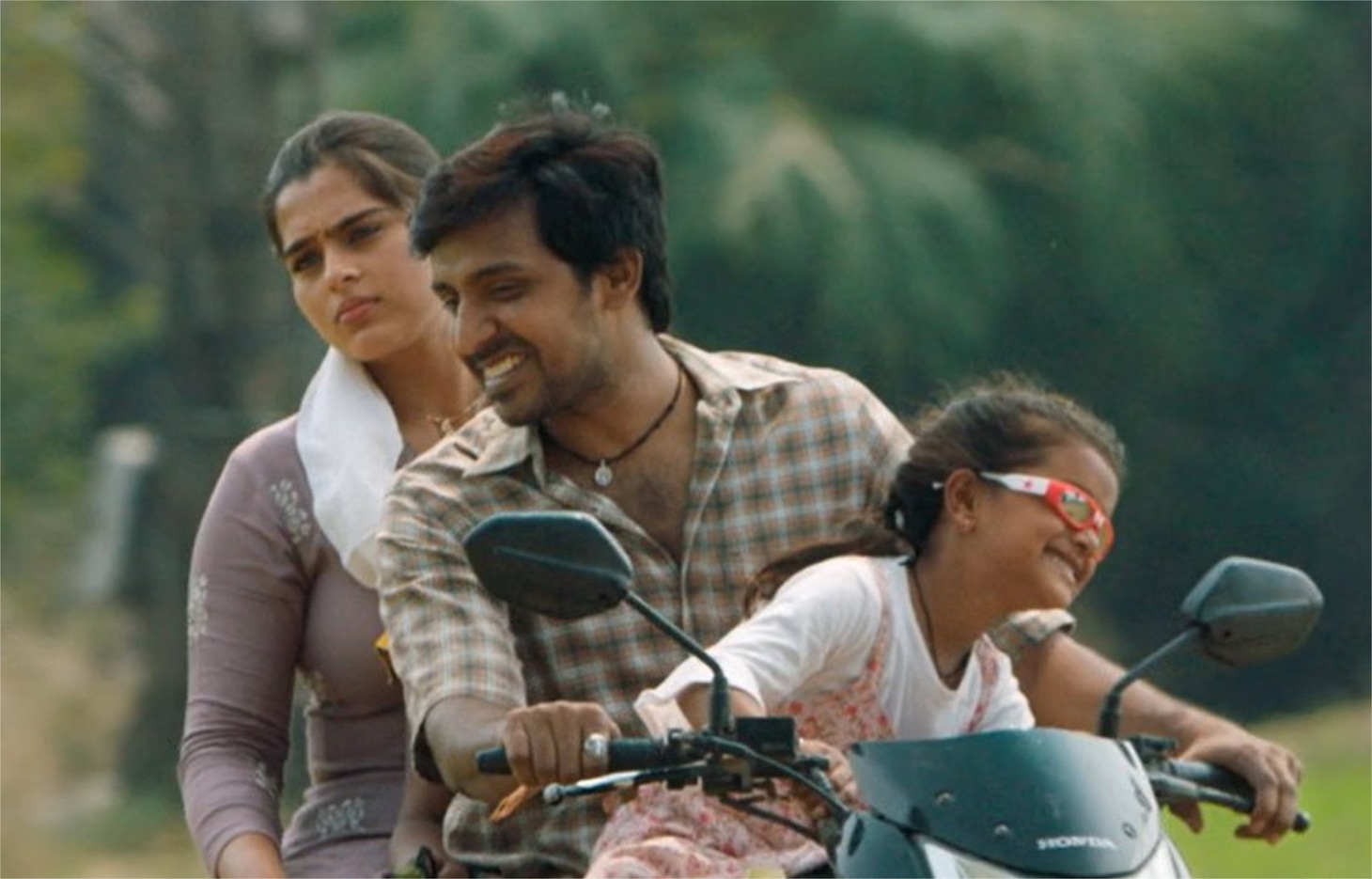 「コムライヤ爺さんのお葬式」場面写真