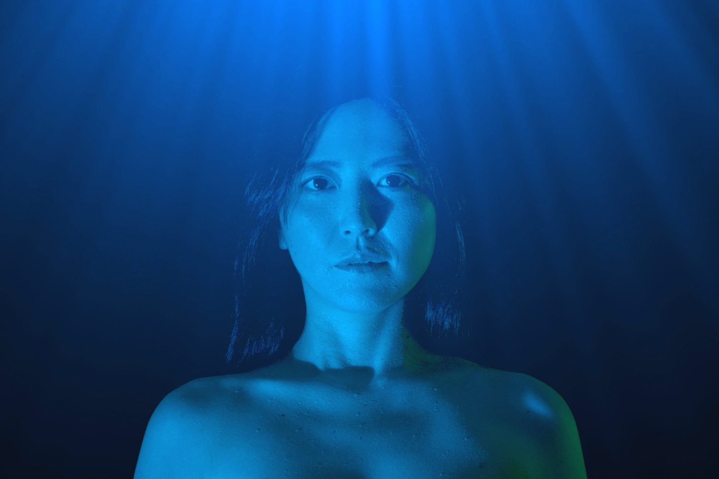 「人妻人魚」場面写真
