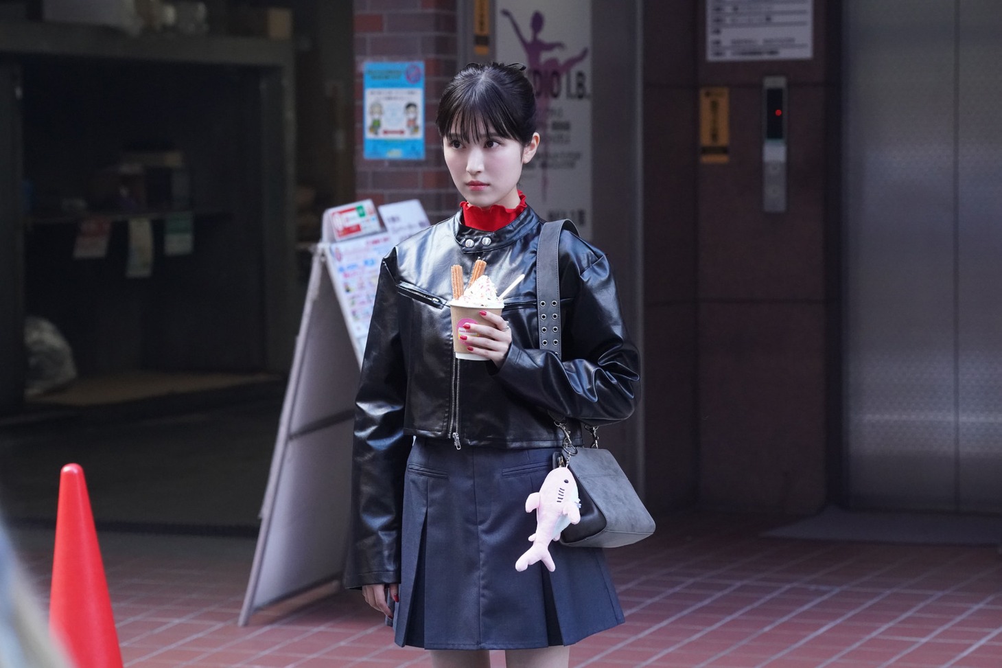 「全領域異常解決室」より、福本莉子演じる豊玉妃花 (c)フジテレビ