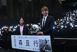 「オートレーサー森且行 約束のオーバル 劇場版」完成披露イベントにて、左から穂坂友紀、森且行