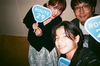 「ルート29」オフショットより、左から時計回りで綾瀬はるか、森井勇佑、大沢一菜