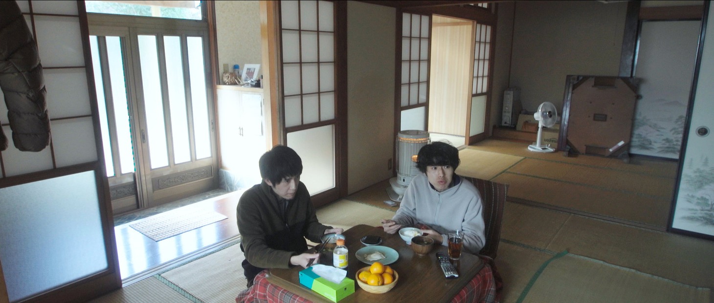 「繕い合う・こと」場面写真