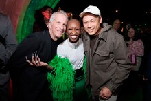 左から製作のマーク・E・プラット、出演者のシンシア・エリヴォ、監督のジョン・M・チュウ