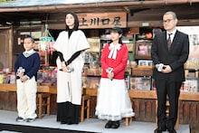 左から番家天嵩、天海祐希、白山乃愛、中田秀夫