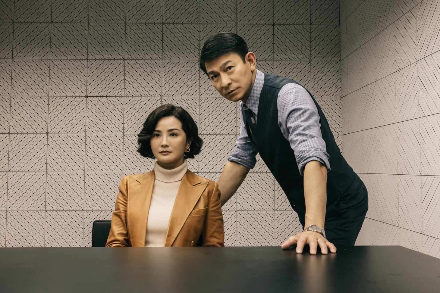 「ゴールドフィンガー 巨大金融詐欺事件」場面写真