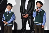 左から前山くうが、前山こうが