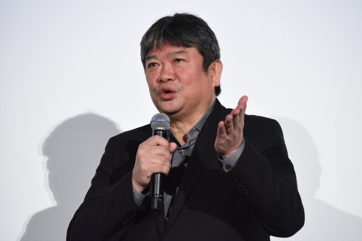 本広克行