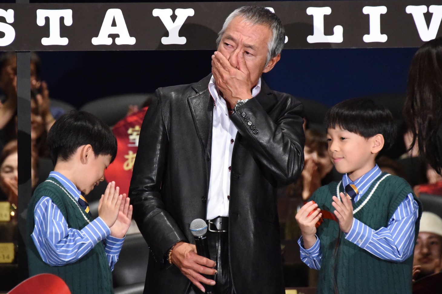 ファンからの「室井さん、ありがとう！」という言葉に感極まる柳葉敏郎（中央）