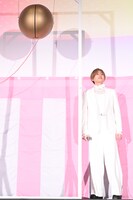 “運試しくす玉”でハズレを引き、残念そうな表情を浮かべる八木勇征