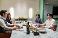 韓国映画「満ち足りた家族」場面写真