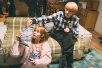実写版「【推しの子】」のメイキング写真。ルビー役の齊藤なぎさ（手前）とアクア役の櫻井海音（奥）