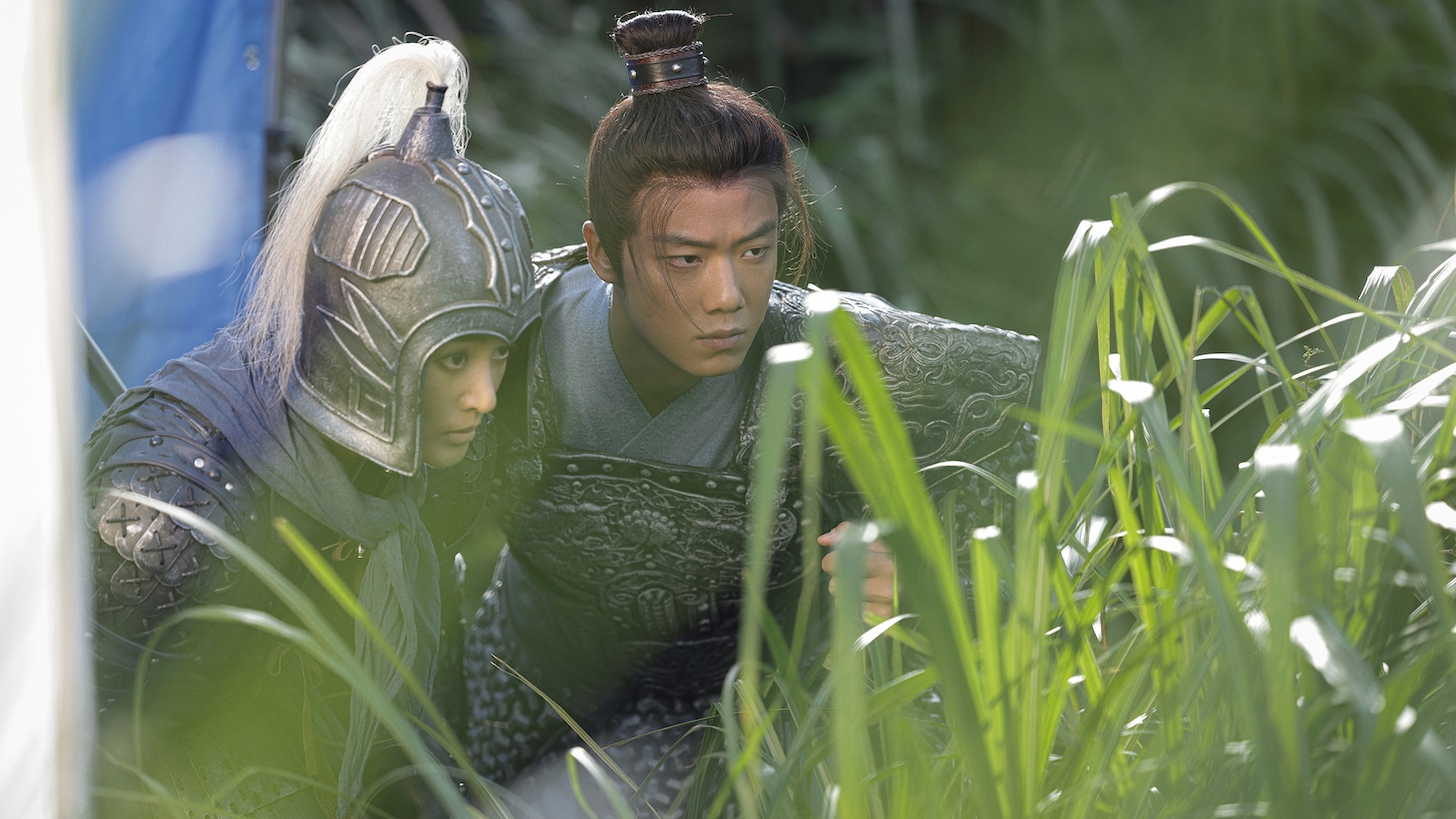 チャン・ティエンアイ（張天愛）演じる阿麦（左）とガオ・ゴー（高戈）演じる唐紹義