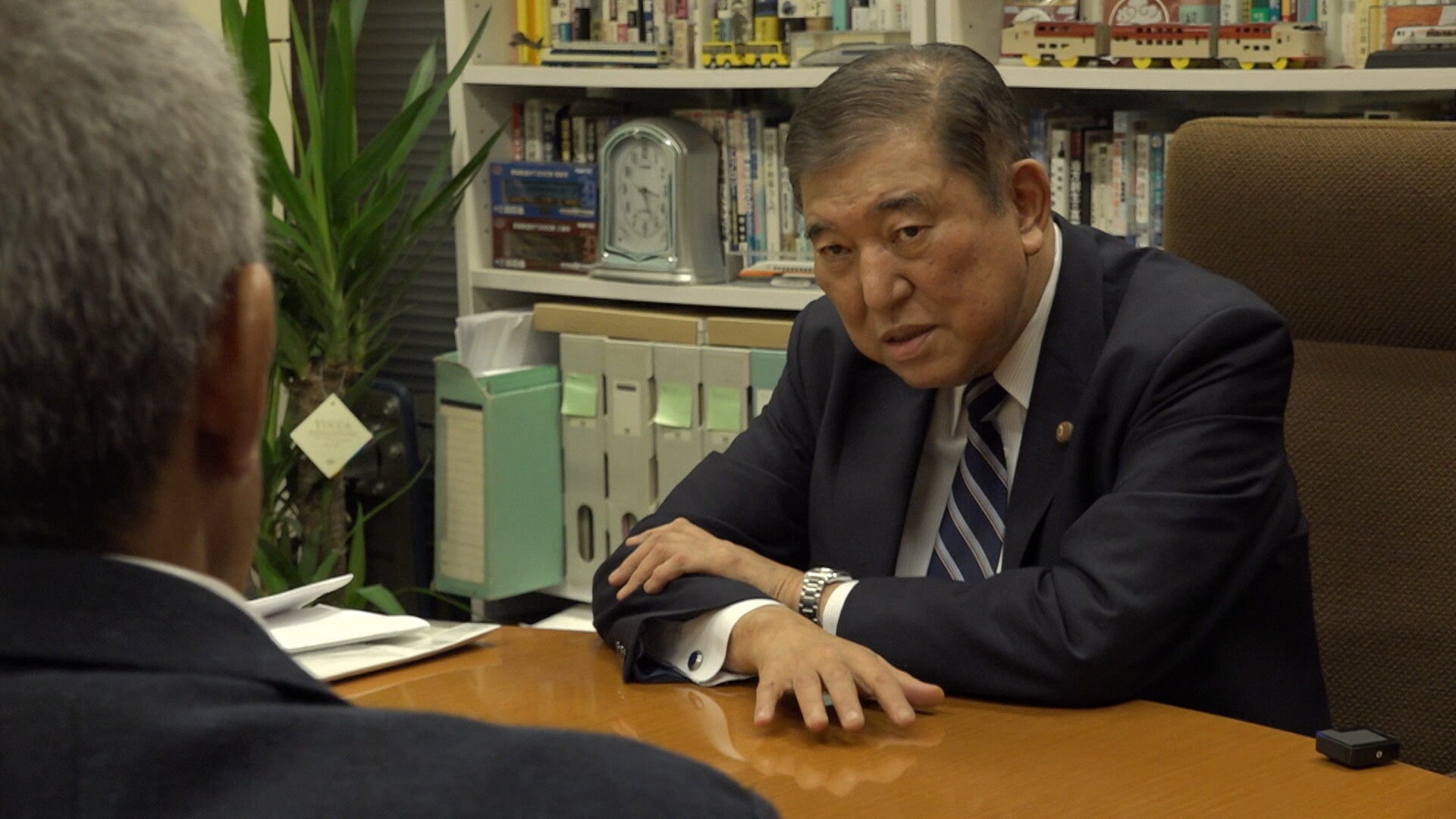 大島新×日本テレビ政治部がタッグ、2つの党首選を追った
