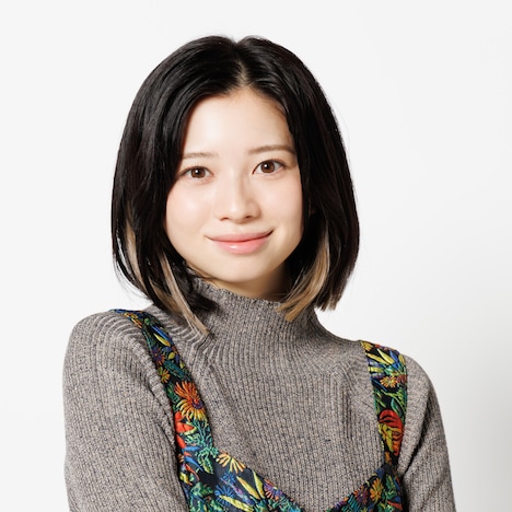 桜田ひより演じる三富令子