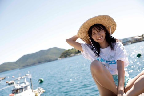 「志田音々 サード写真集 長崎・五島列島編」先行カット (c)曽根将樹／講談社