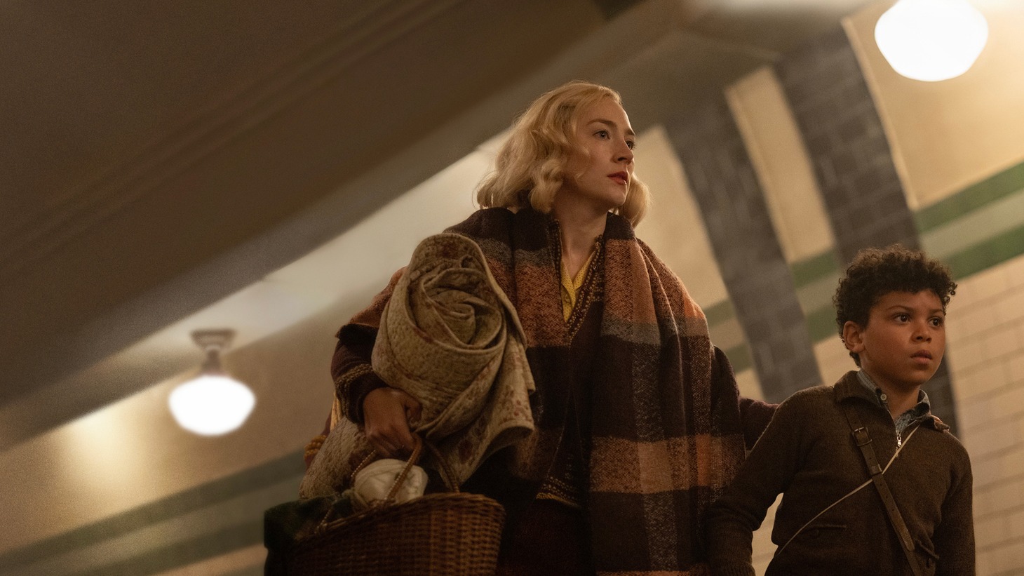 Apple Original Films「ブリッツ ロンドン大空襲」場面写真