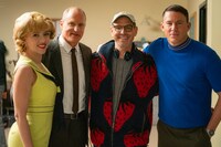 「フライ・ミー・トゥ・ザ・ムーン」場面写真