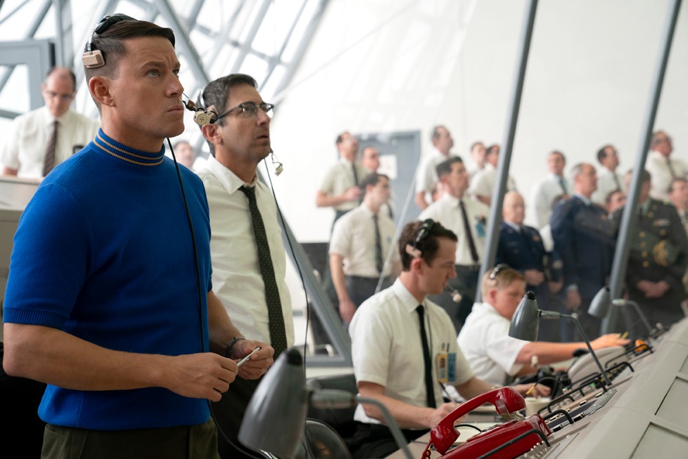 「フライ・ミー・トゥ・ザ・ムーン」場面写真