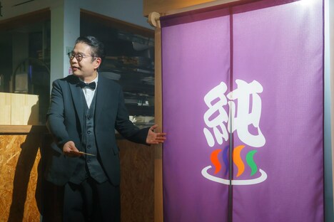 主人公を不思議な世界へと導く重要人物として出演する今林久弥