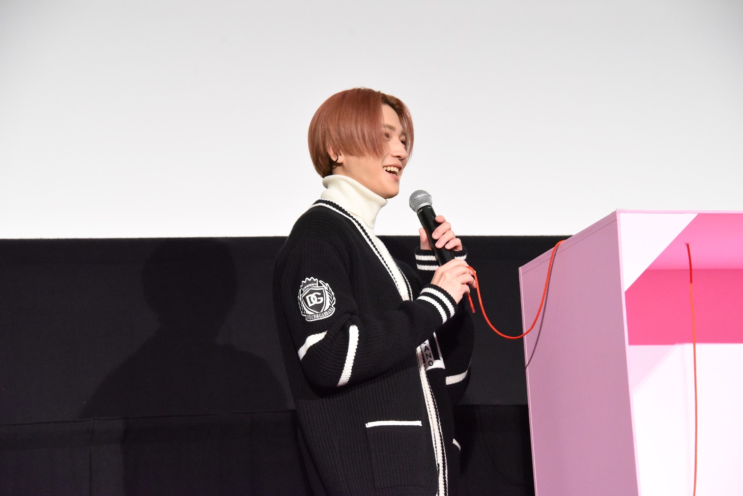 運試しのくじを引く八木勇征