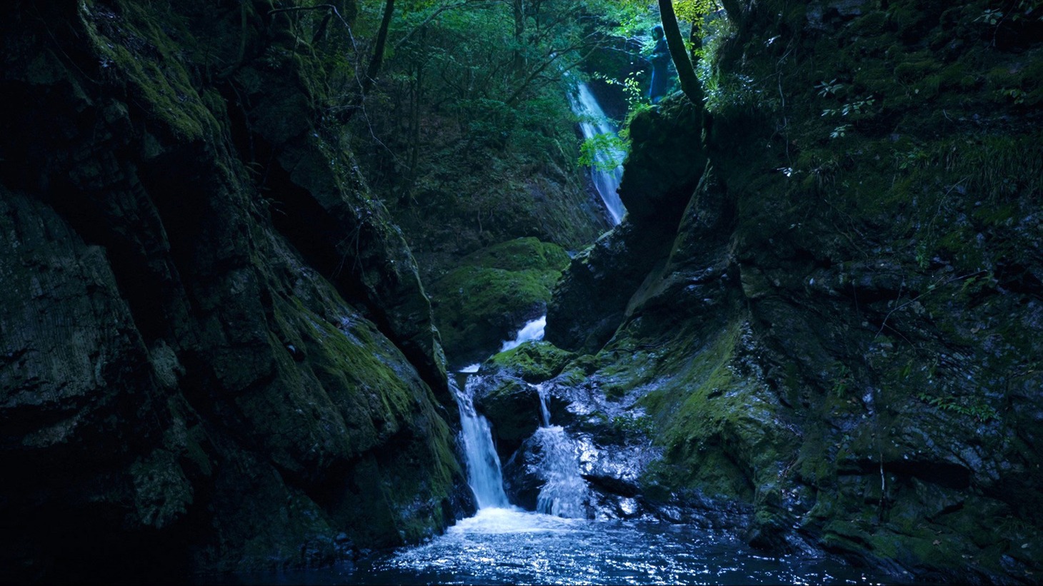 「光る川」場面写真