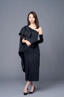 橘紗智子役の佐々木希