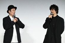 左からリリー・フランキー、斎藤工