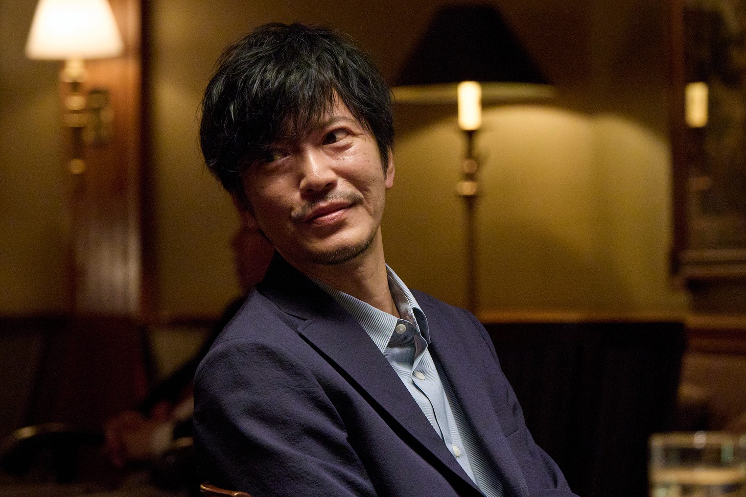 田辺誠一演じるアキトの父シンヤ