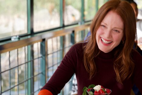 「ザ・ルーム・ネクスト・ドア」新場面写真