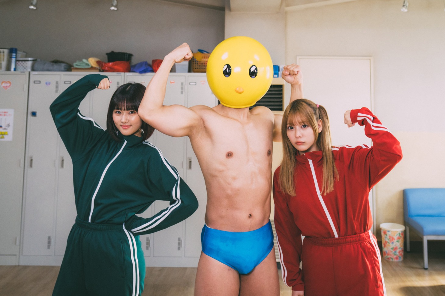 左から原菜乃華、ぴえヨン、齊藤なぎさ