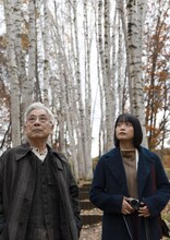 「イッセー尾形の週末父娘」で共演する、イッセー尾形（左）と深川麻衣（右）