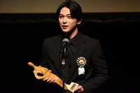 第16回TAMA映画賞授賞式より、吉沢亮