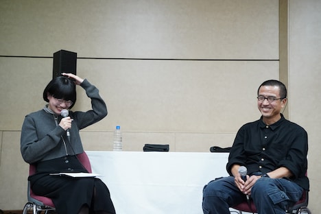 左から山中瑶子、ロウ・イエ