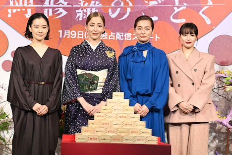 左から蒼井優、宮沢りえ、尾野真千子、広瀬すず