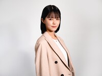 小野寺真理子を演じる志田彩良