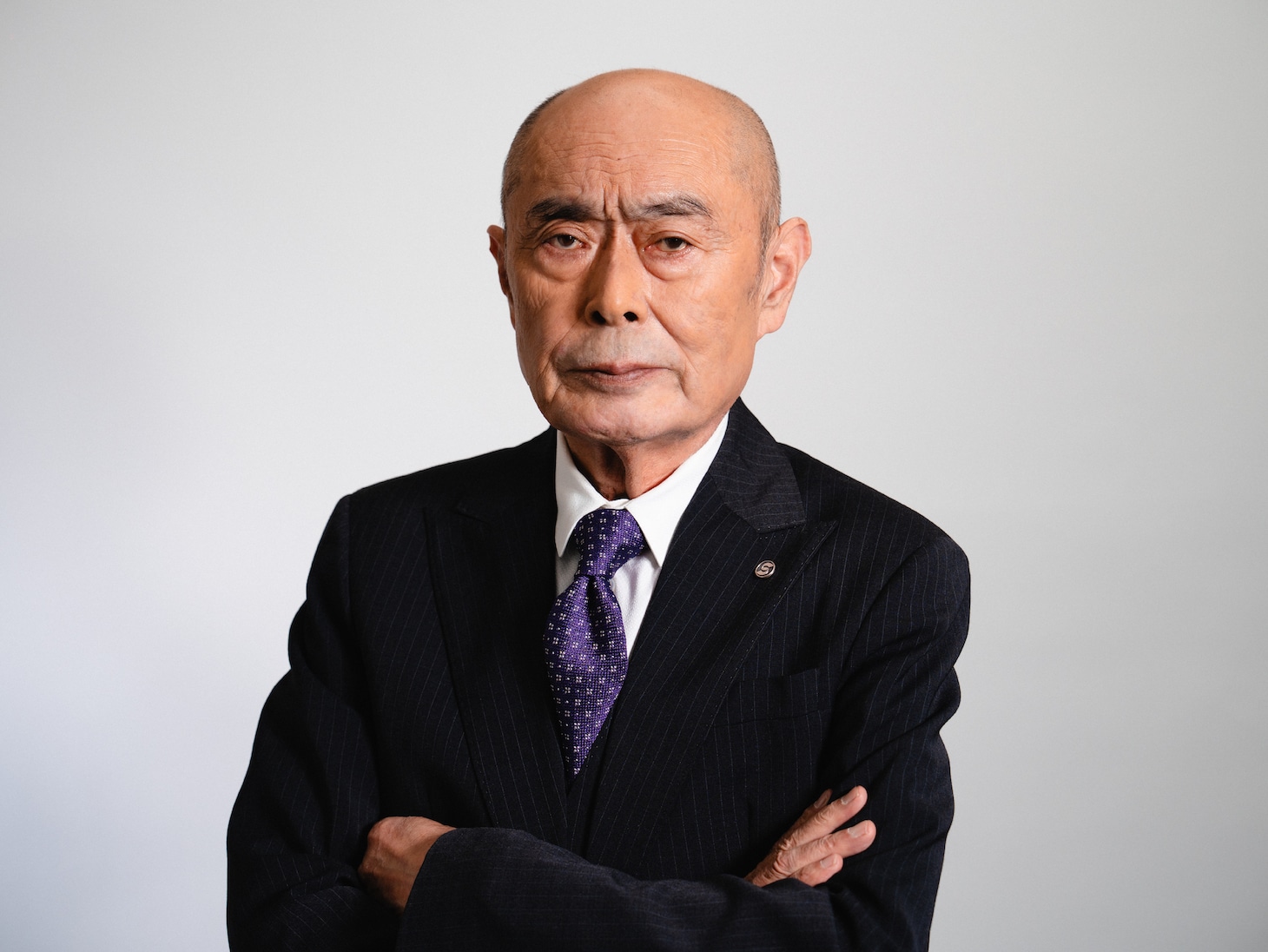 榊原総一朗を演じる伊武雅刀