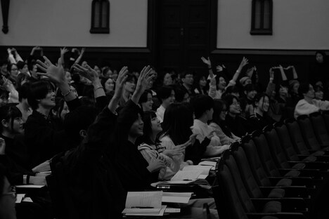 「CHANEL & CINEMA - TOKYO LIGHTS」における客席の様子