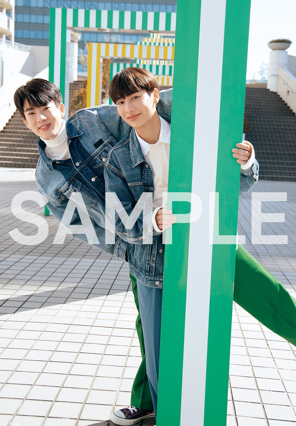 「Off＆Gun写真集『evergreen』Cutie ver. / Baby ver.」別冊付録ポスターのビジュアル