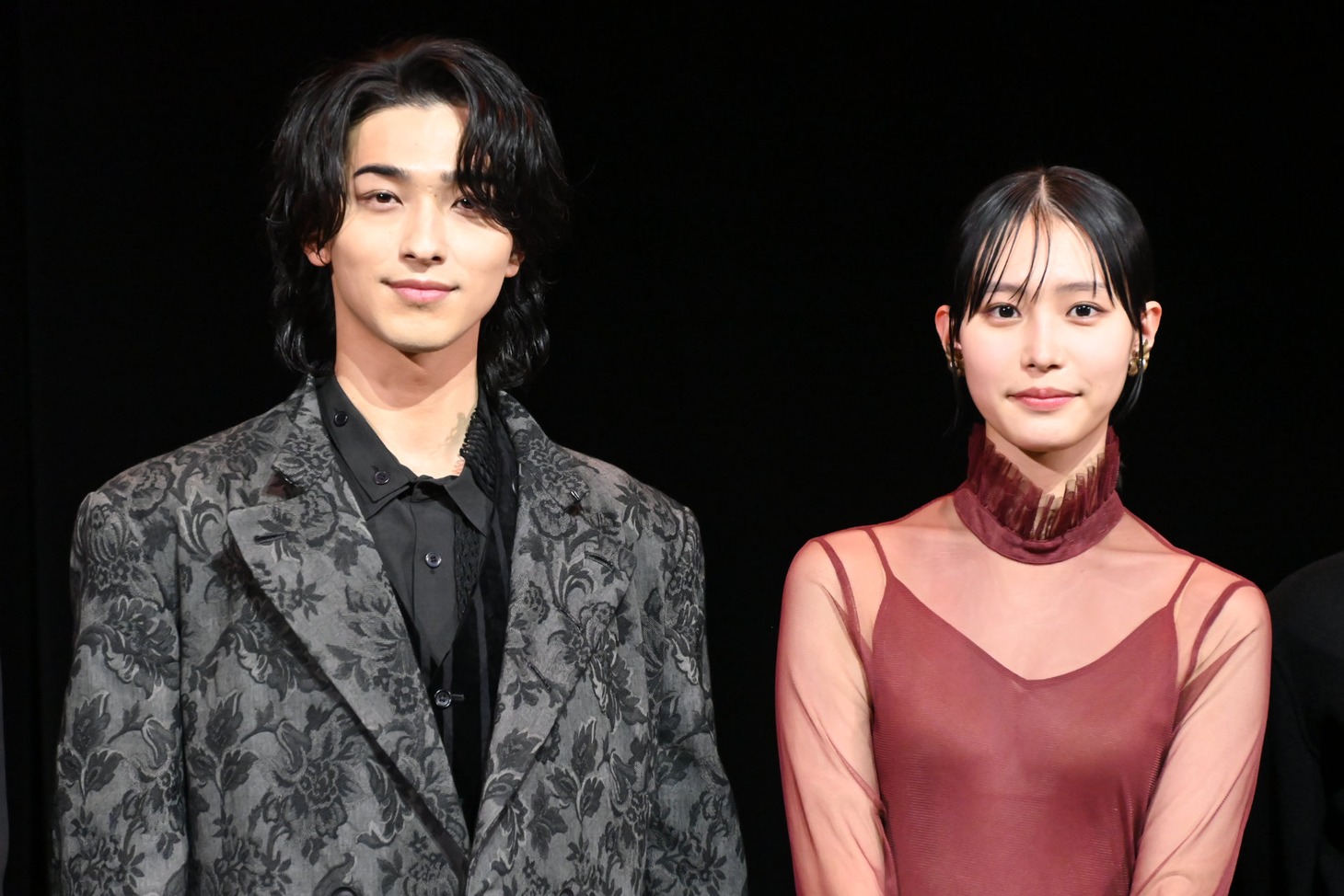 左から横浜流星、南沙良