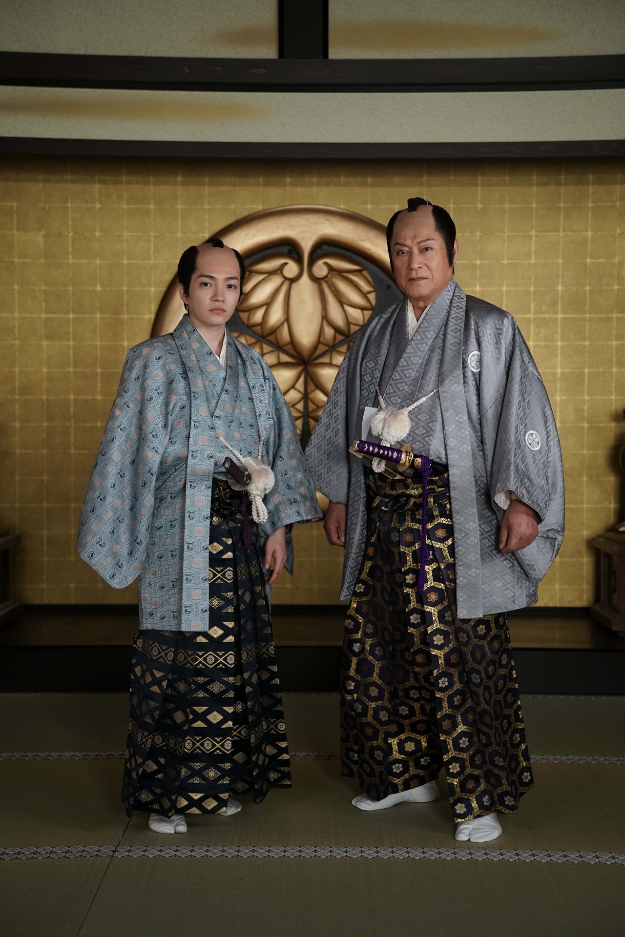 左から西畑大吾演じる徳川家重、松平健扮する徳川吉宗