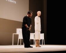 左から是枝裕和、ティルダ・スウィントン