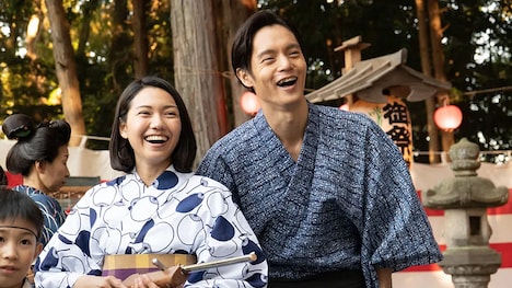 連続テレビ小説「エール」より、窪田正孝演じる古山裕一（右）と、二階堂ふみ演じる音（左）