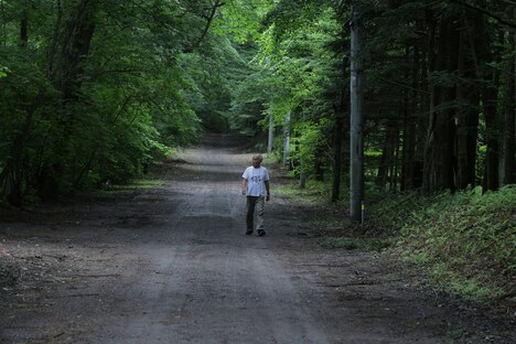 「谷川さん、詩をひとつ作ってください。」場面写真