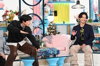 「A-Studio+」12月13日放送回より、坂東龍汰（左）と藤ヶ谷太輔（右）
