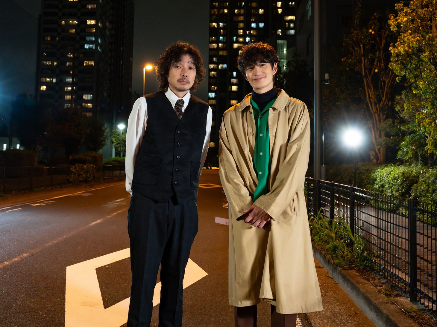 左から斉藤和義、岡田将生
