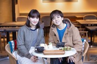 左から葵わかな、宮近海斗