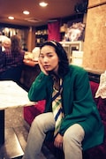 「私にふさわしいホテル」より、加代子が遠藤とともにスナックで飲み明かすときの衣装